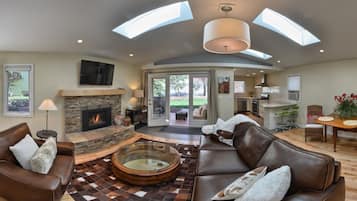 TV, fireplace, DVD player, books