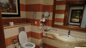 Shower, rainfall showerhead, eco-friendly toiletries, hair dryer - JAZ Grand Marsa (El Quseir)