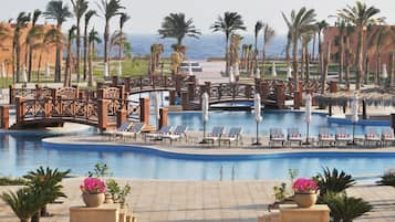 3 outdoor pools, sun loungers