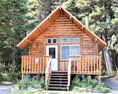 Alyeska Hideaway Log Cabins - Glacier Cabin