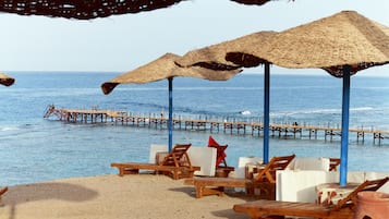 Playa privada y bar en la playa