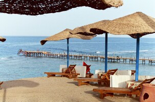 Playa privada, bar en la playa