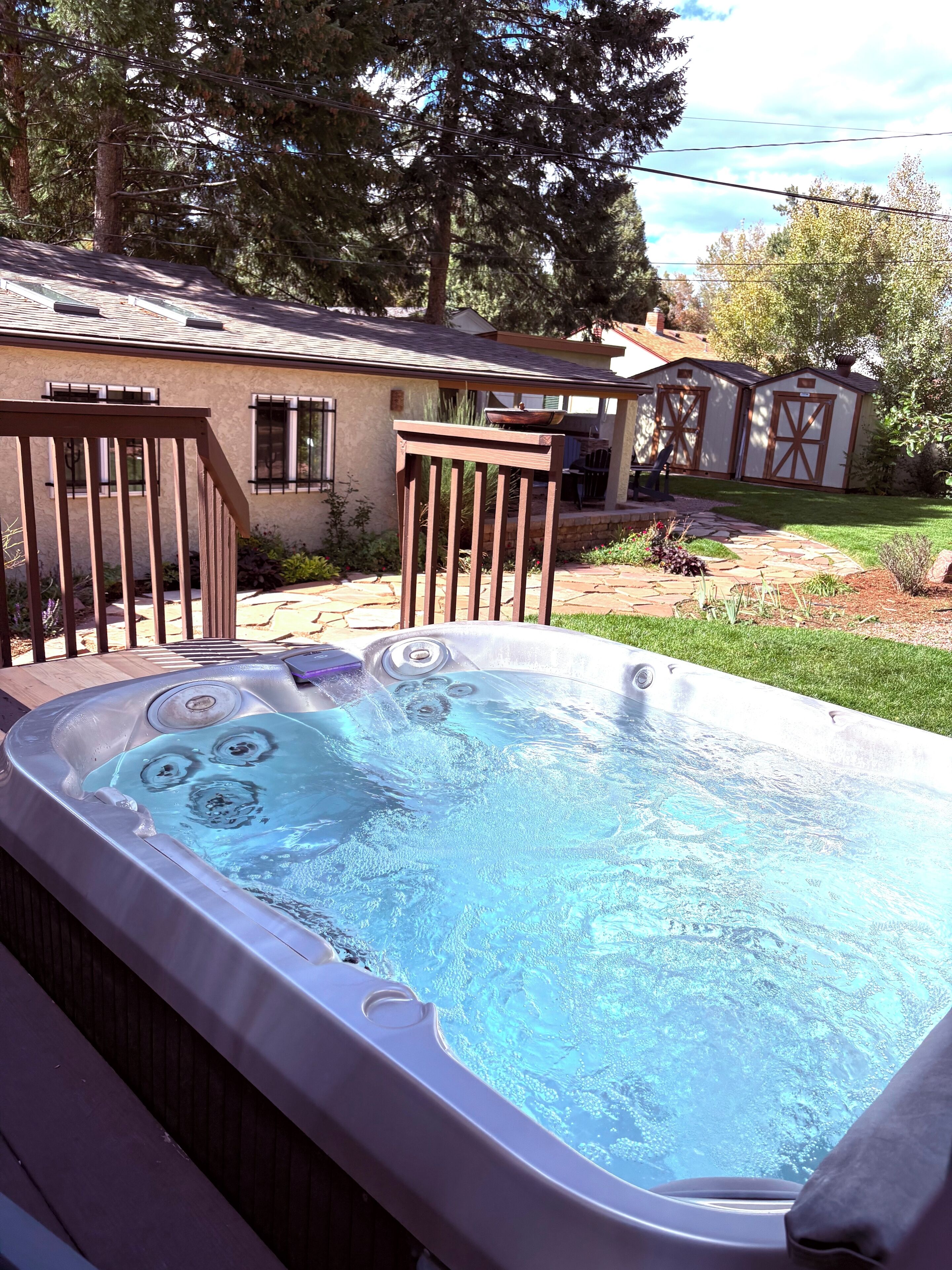 Outdoor spa tub