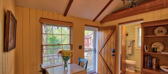 The Woodlands Cottage-Deck, Views & Big Messing Bed