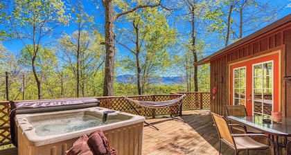Your secret cozy hideaway. Mtn views, hot tub, wood fire place,
