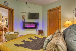 2 عدّة غرف نوم ومكتب ومكواة/لوح كي وسرير سفر