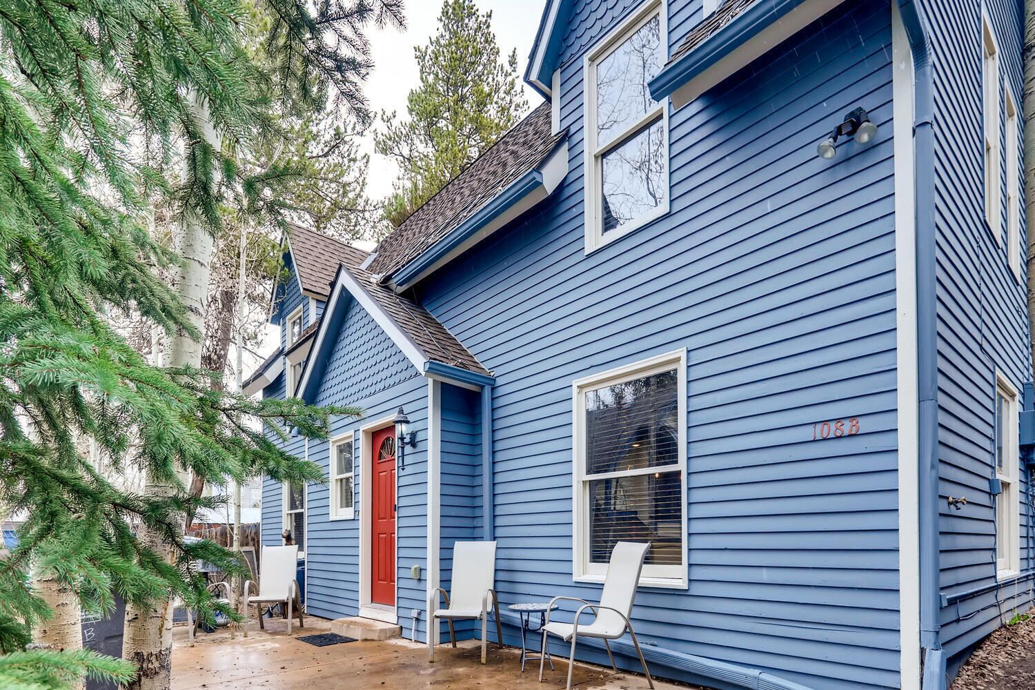 Lovely 3BD home In downtown Breckenridge!Walk to everything, backs trails