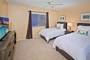 2 bedrooms, iron/ironing board, free WiFi, bed sheets - Central Scottsdale Location, Heated Pool and Spa, Outdoor Balcony, and Much More (Scottsdale)