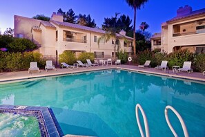 Piscine extérieure, piscine chauffée