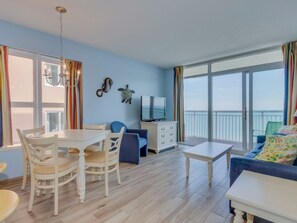 Televisión, reproductor de DVD y libros 