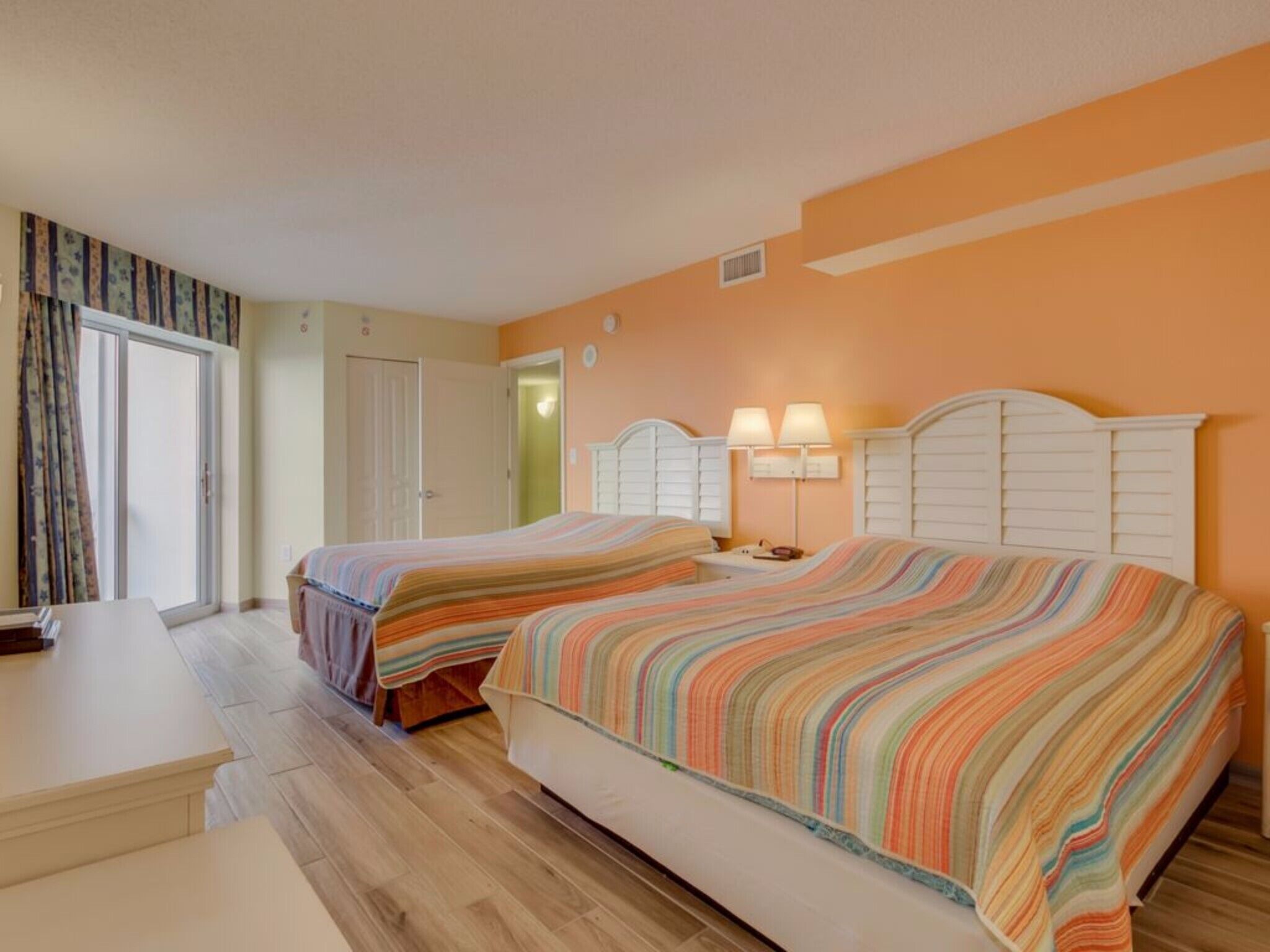 Awesome Oceanfront End Unit-baywatch Resort-great Amenities, Direct Owner Rental - North Myrtle Beach, SC