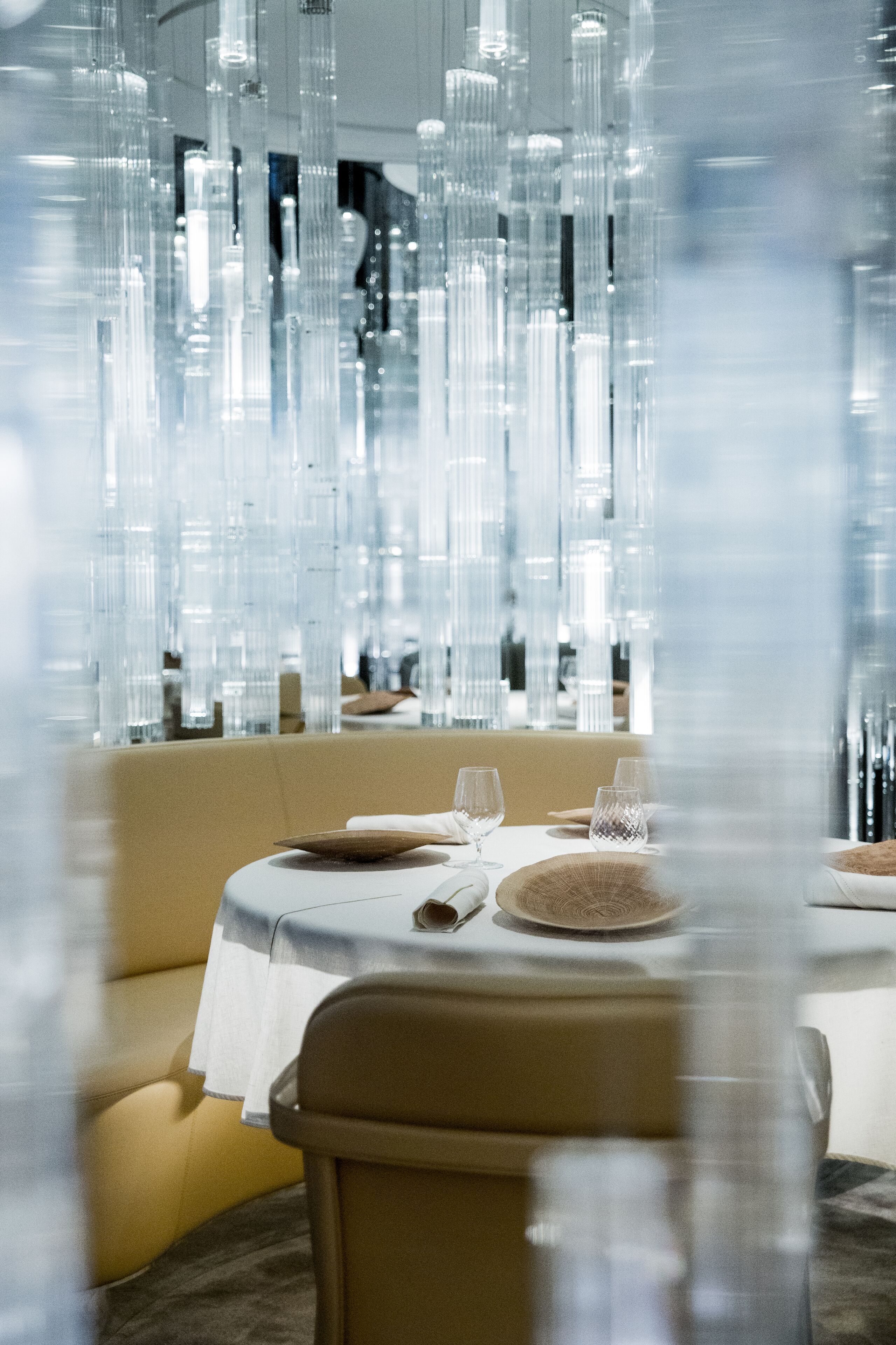 3 restaurants, lunch, dinner served; chinese cuisine