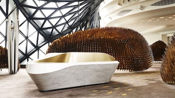 3 間餐廳;供應午餐、晚餐;中國菜