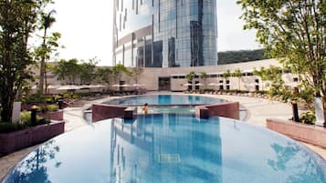 Piscine extérieure
