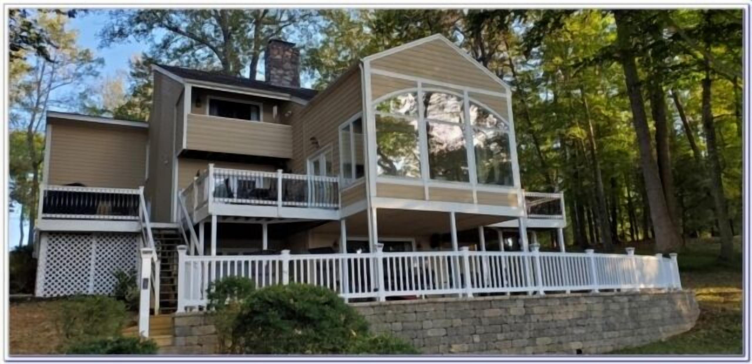 Wifi, hot tub, pool table, air hockey, and fully loaded boat house!. This is Lake Lxury!