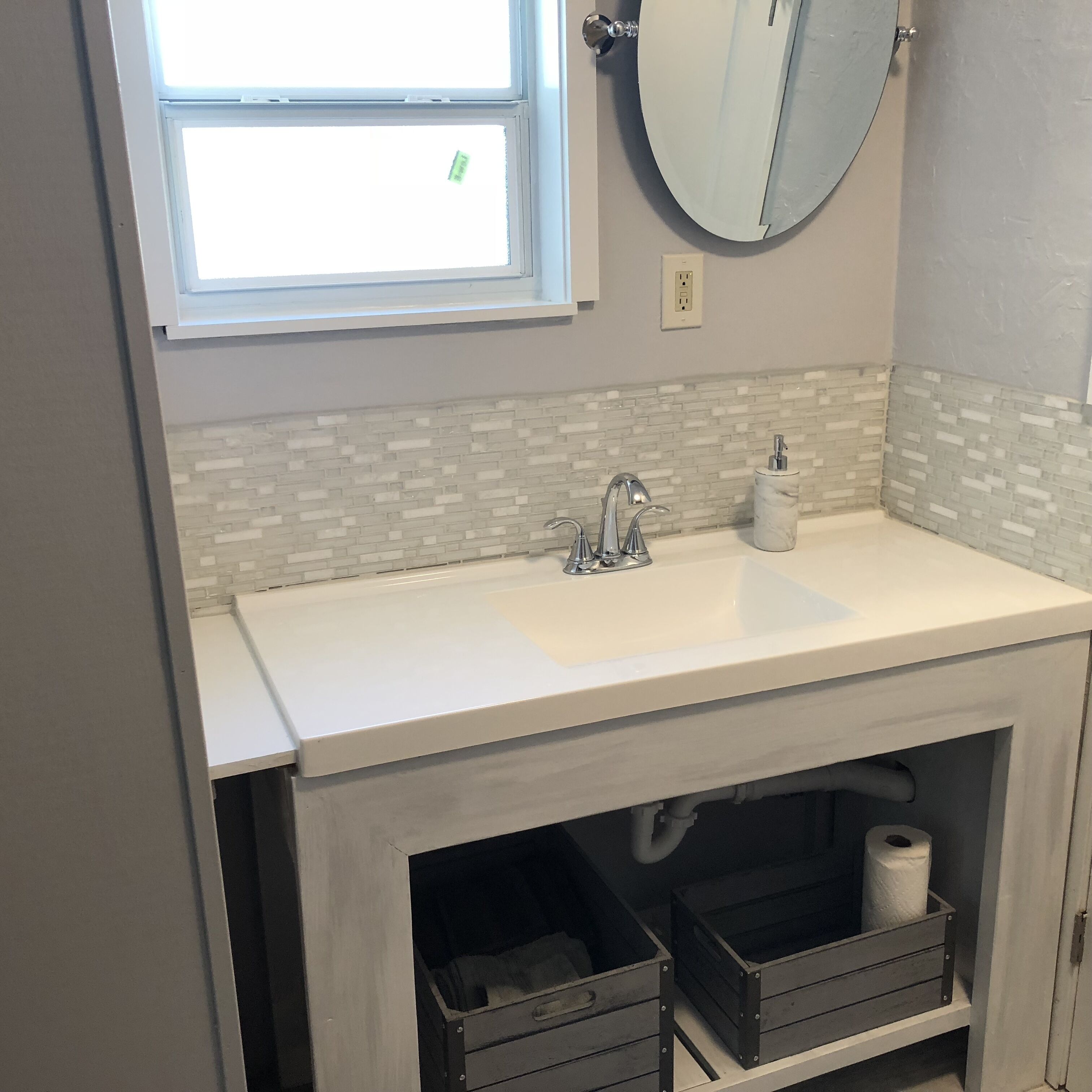 Séchoir à cheveux, serviettes fournies