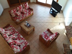 Smart TV, fireplace, video games, DVD player