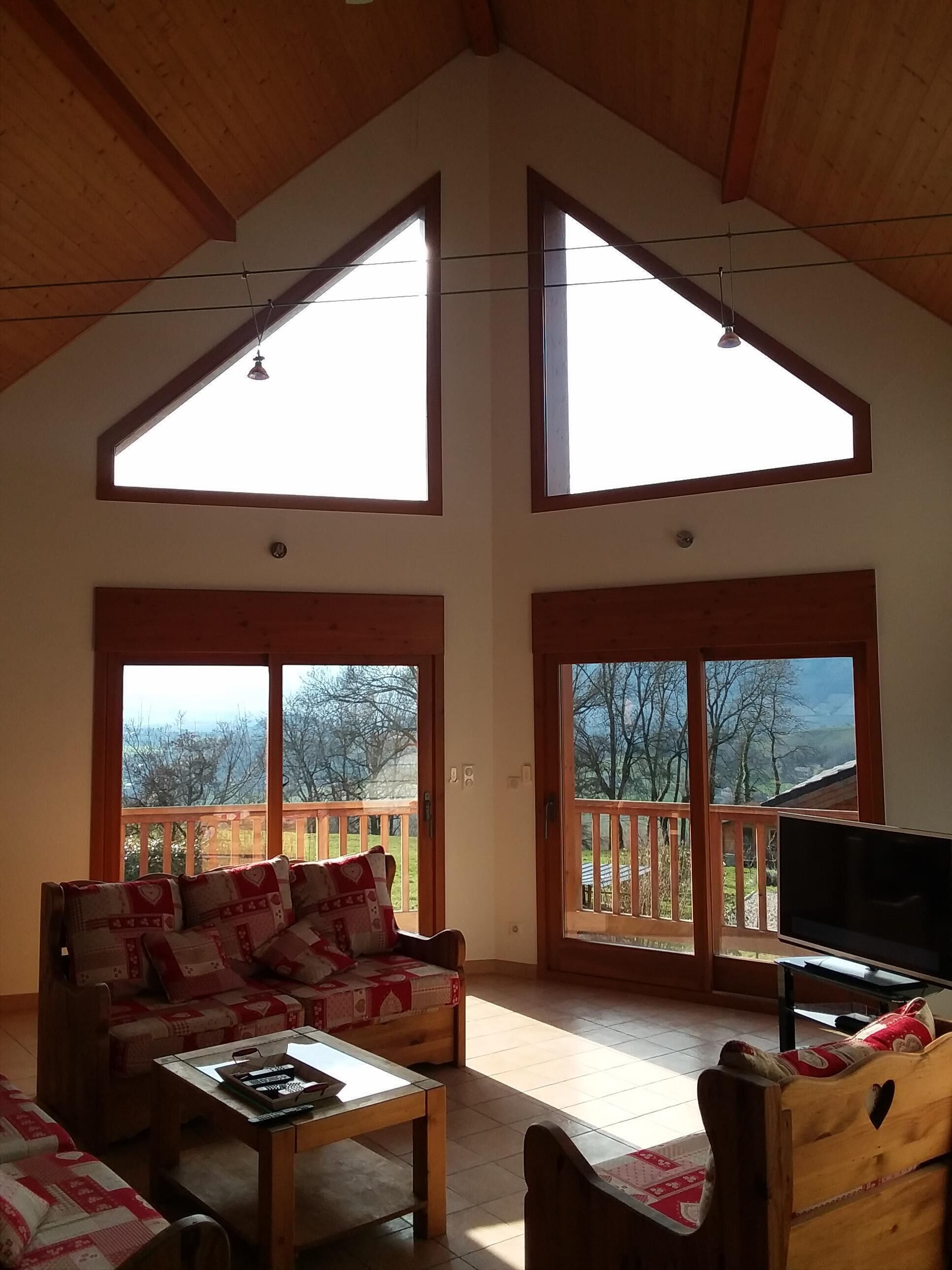 Smart TV, lareira, videogames, DVD player