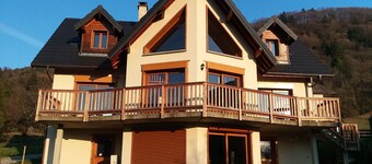 Chalet con vistas panorámicas de los Alpes.