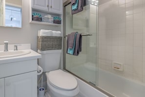 Shower, towels - SOUTHARD COMFORT at The Truman Annex in Key West (Key West)
