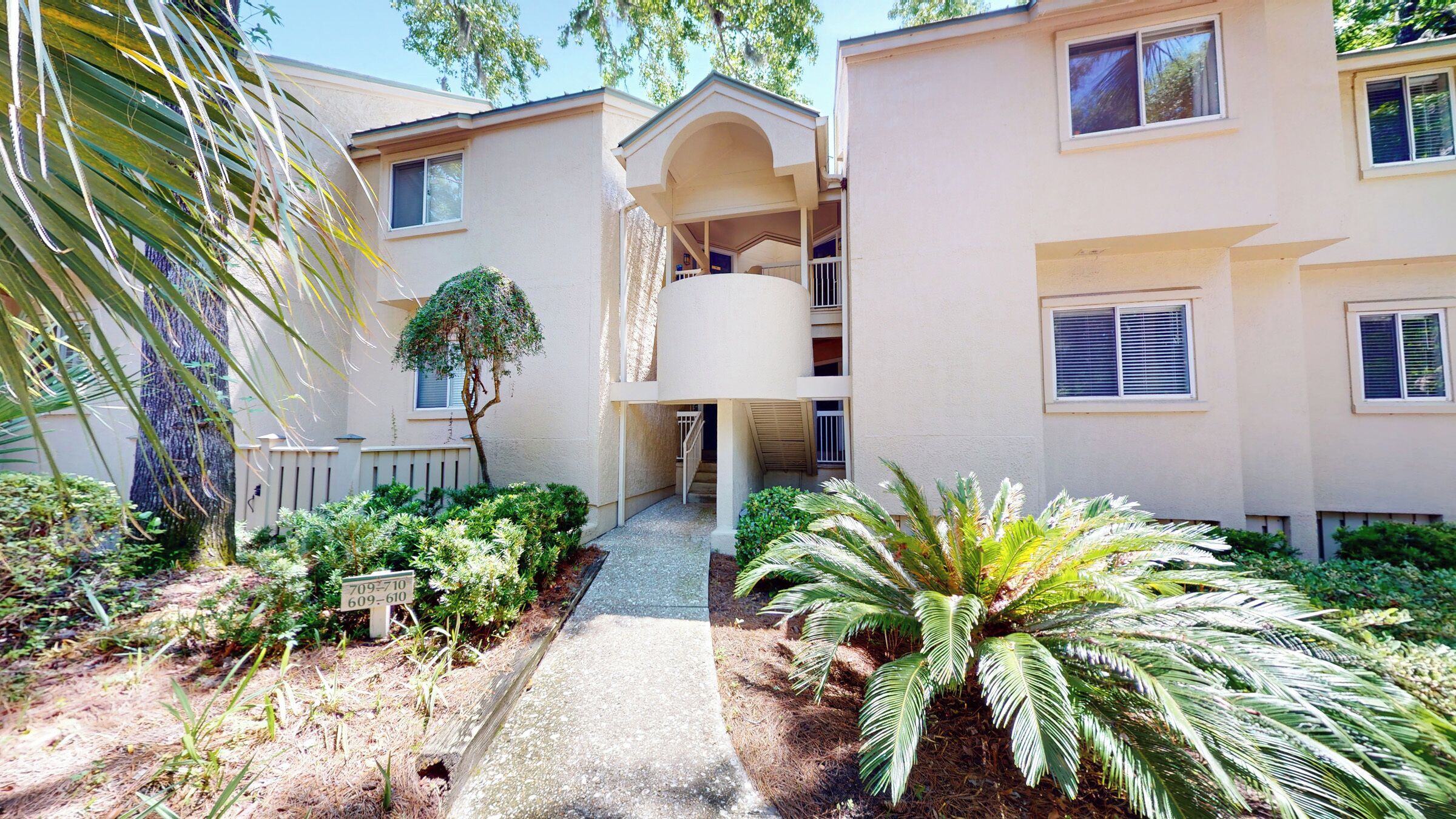 Front View of Barrington Park