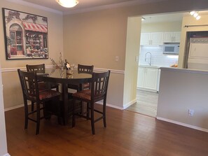 Dining - Central fully furnished 2 bedrooms, 2 bathrooms , laundry , 2 x parking, pet (North Vancouver)