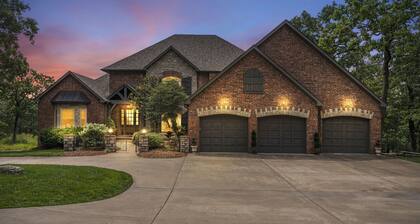 Private Pool, Pickleball Ct, Mini Golf, Fire Pit