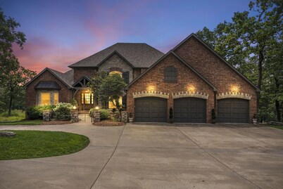 Private Pool, Pickleball Ct, Mini Golf, Fire Pit