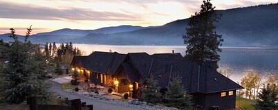 Luxury Lake Home Retreat - Lake Country, Bc
