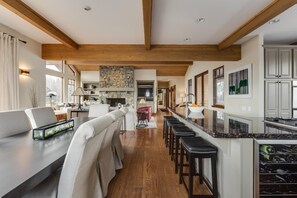 Dining - Impeccable Ski Home in Elkhorn Community with Mountain Views (Sun Valley)