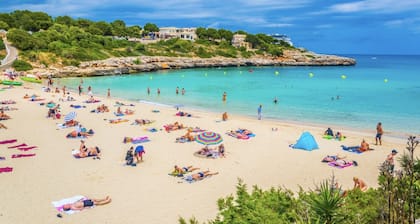 Charming Mallorcan-style chalet with large private pool and barbecue