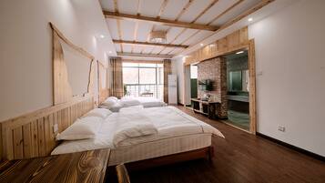 Deluxe Twin Room | Desk, blackout drapes, free WiFi