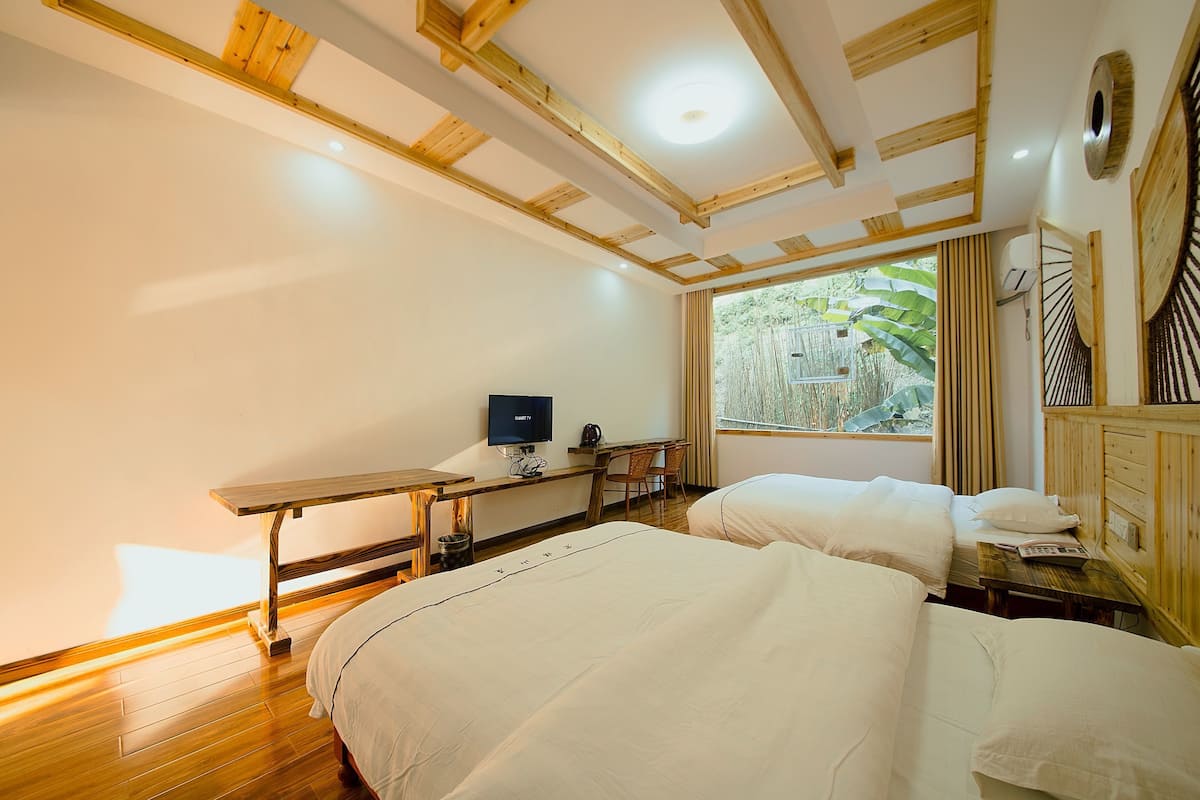 Comfort-Zweibettzimmer | Schreibtisch, Verdunkelungsvorhänge, kostenloses WLAN