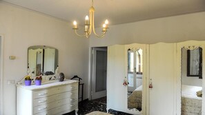 2 habitaciones, tabla de planchar con plancha y wifi gratis 