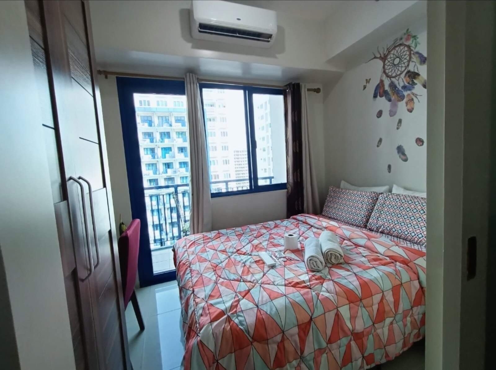 Appart'hôtel, 1 chambre | Coin séjour | TV connectée de 30 pouces avec chaînes par câble, télévision