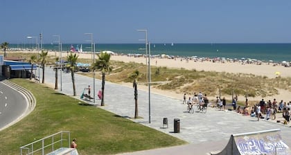 FAMILY DELUXE APARTMENT BEACH