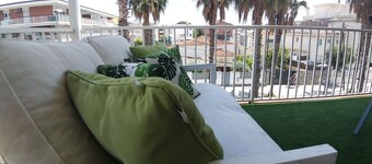 FAMILY DELUXE APARTMENT BEACH