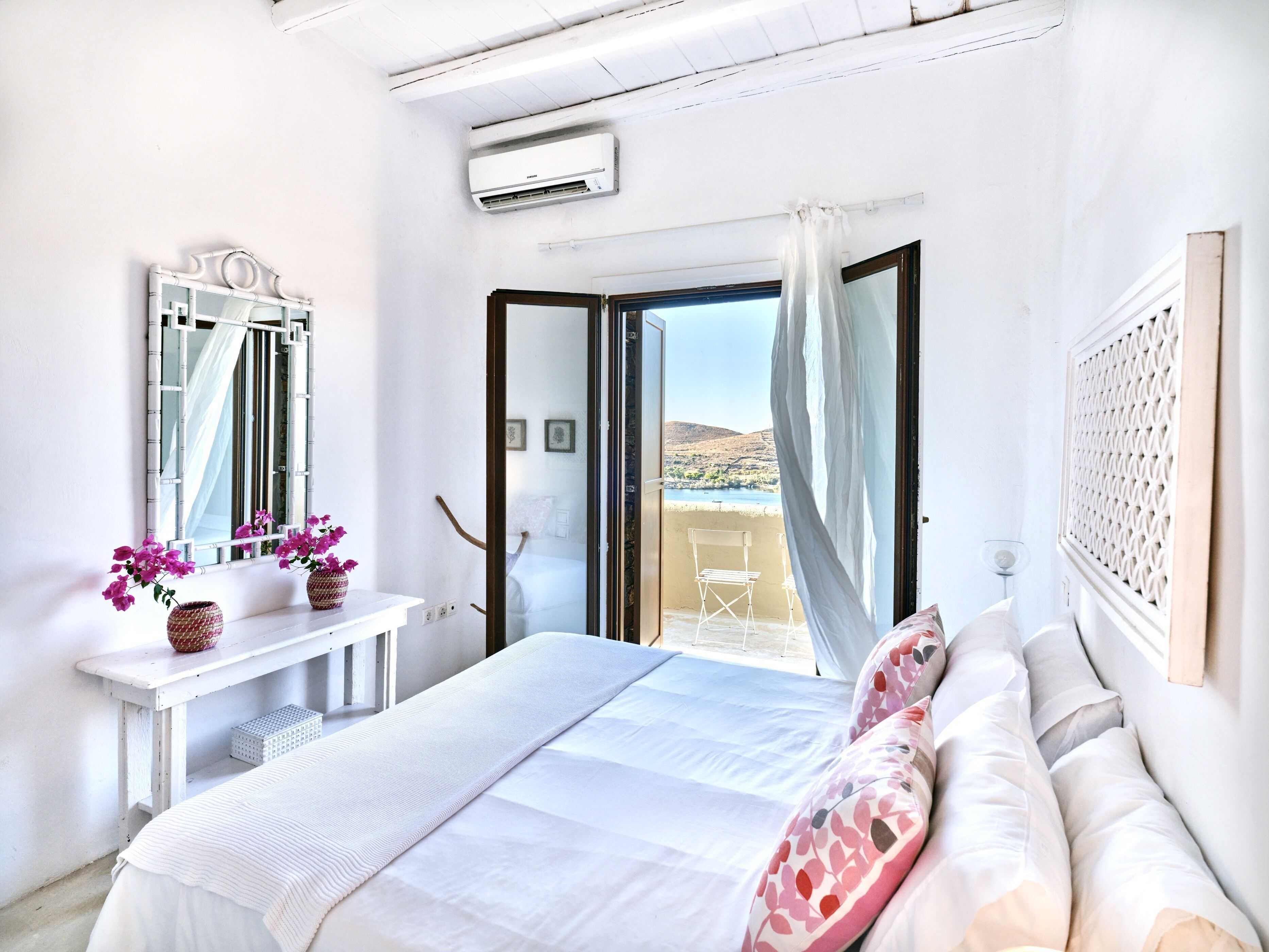 4 bedrooms, iron/ironing board, travel crib, free WiFi