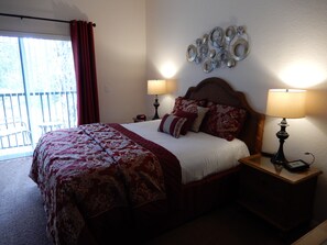 3 bedrooms, in-room safe, iron/ironing board, travel crib - Luxurious, platinum rated 3 br villa in West Kissimmee. Very close to Disney! (Davenport)