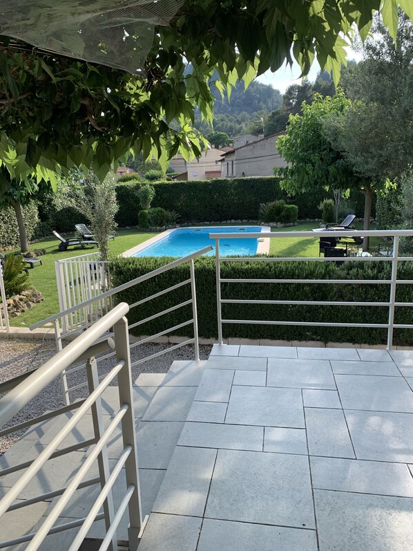 Property grounds - Beautiful villa with its private pool near Aix en Provence  (Gardanne)