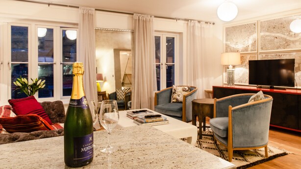 Superior House, 3 Bedrooms, City View | Living area - Presidential Portobello, 3 Bedroom Home (London)