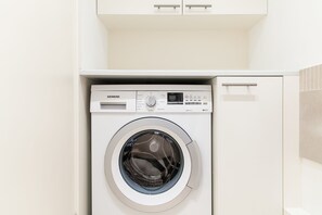 Laundry room - Presidential Portobello, 3 Bedroom Home (London)
