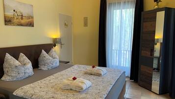 1 bedroom, in-room safe, free WiFi, bed sheets