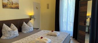 Villa Warzenburg, apartment 3 with a view of the spa promenade. Vacation with a dog.