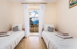 3 chambres, coffres-forts dans les chambres, Wi-Fi gratuit