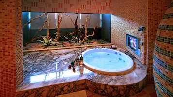 Standard Double Room (Type D) - Check in at 18:00 | Bathroom