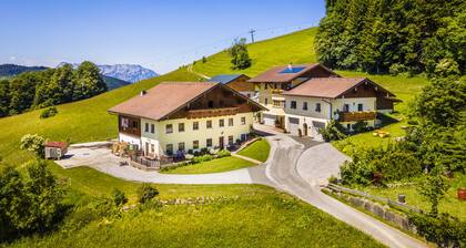 Orgaaninen vuoristotila perheille, talviurheilun harrastajille, luonnon ystäville lähellä Salzburgin kaupunkia