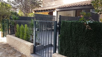 Enceinte de lâhĂ©bergement