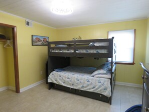 3 bedrooms, desk, iron/ironing board, travel crib