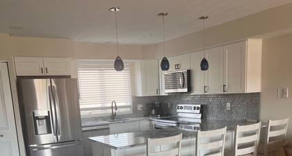 Suuri huoneisto merinäköalalla!